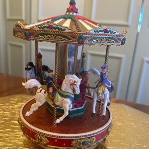 VTG 1996 Mr. Christmas Holiday Go Round Musical Carousel 50 Songs! PRISTINE! IOB